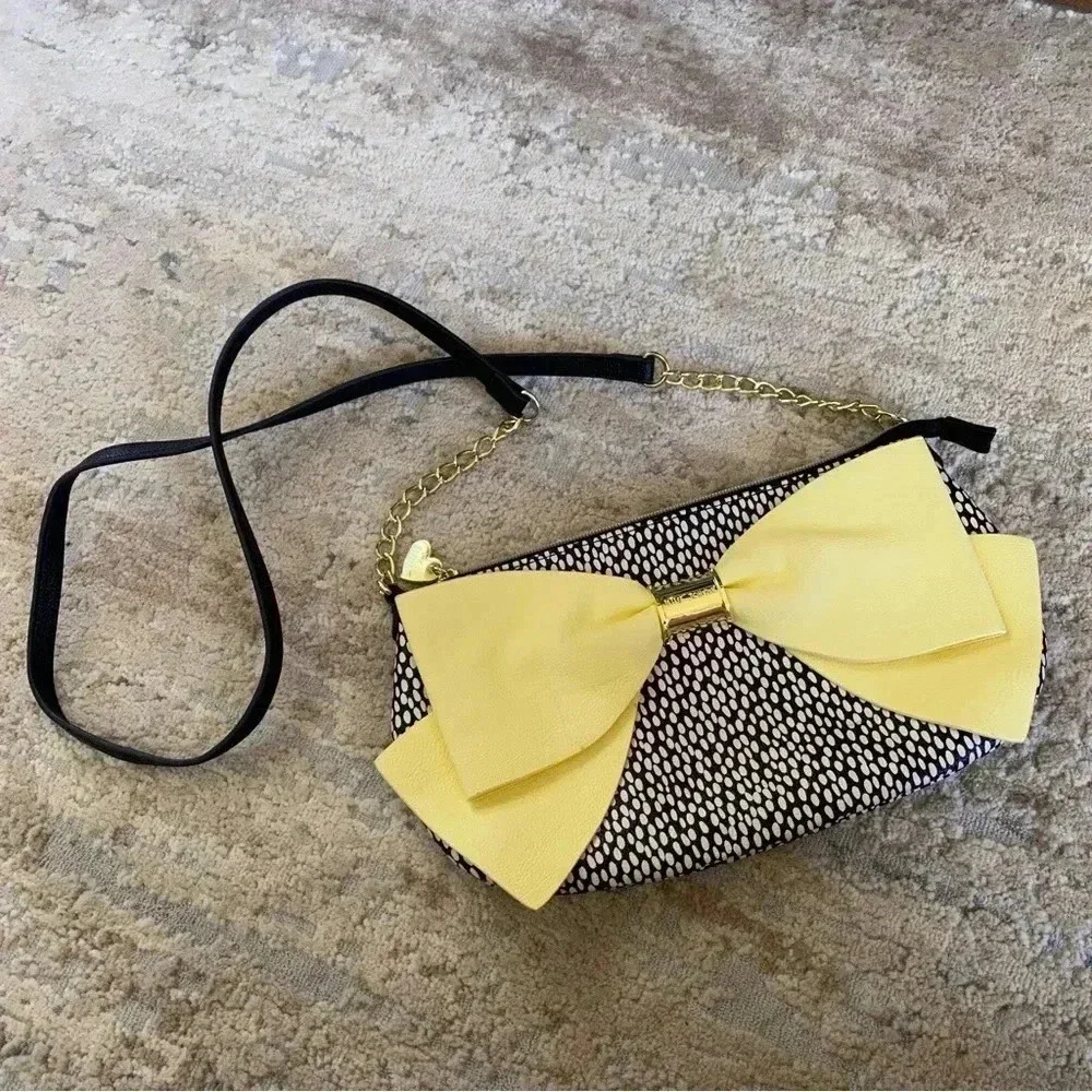 Betsey Johnson Faux Leather Large Bow Purse Handbag Crossbody Bag